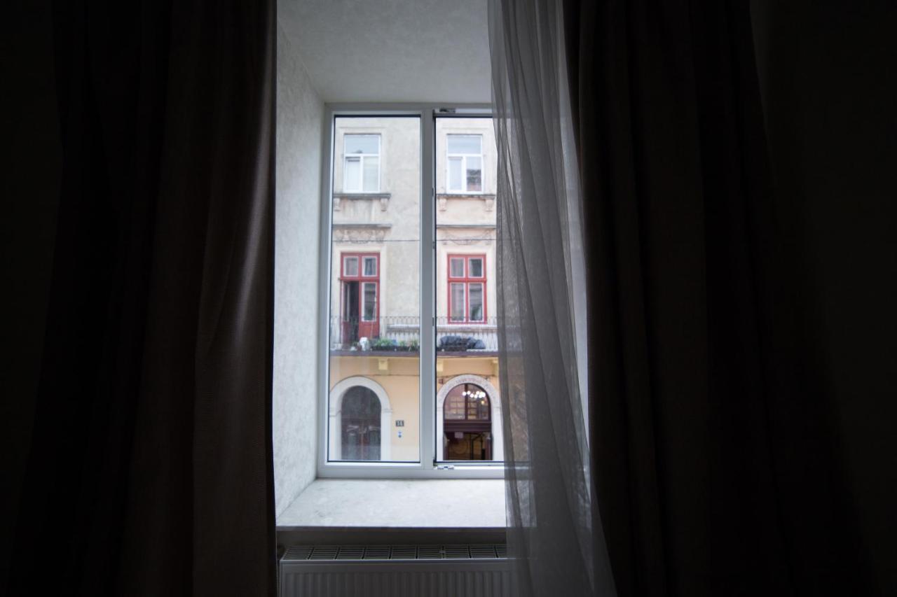 Apartment On Virmenska 3, With 2 Separate Bedrooms Lviv Dış mekan fotoğraf